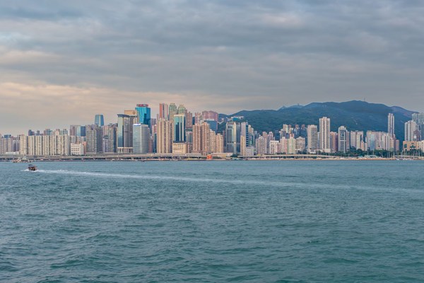 香港维多利亚港与港岛天际线
